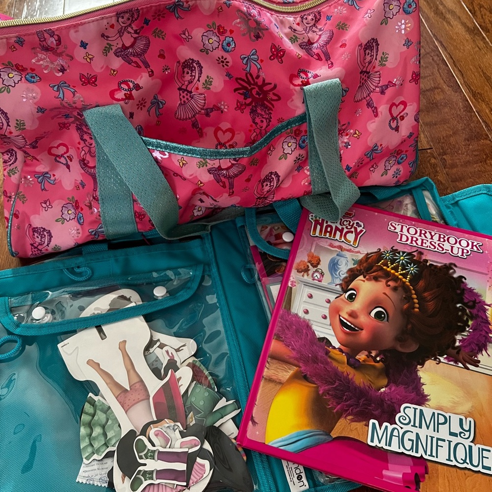 Fancy Nancy fans will love this bundle!